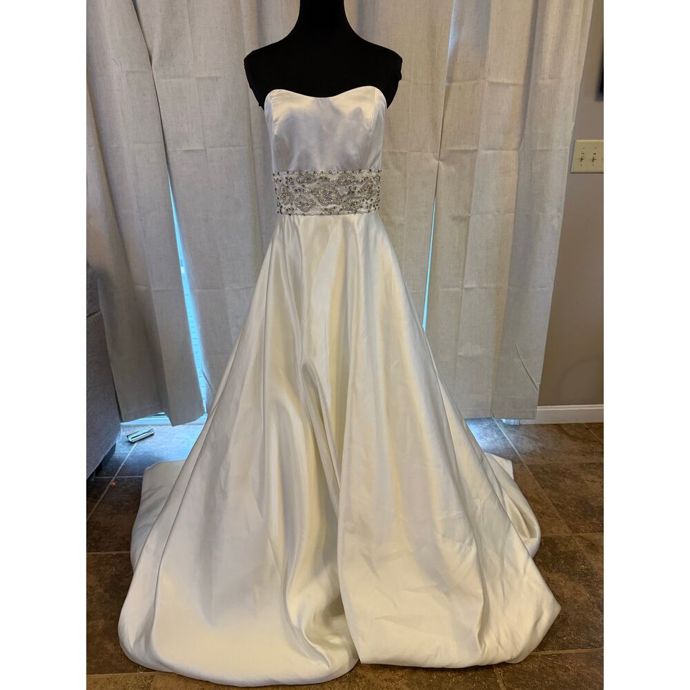 Beautiful White Bridal Wedding Dress Size 12